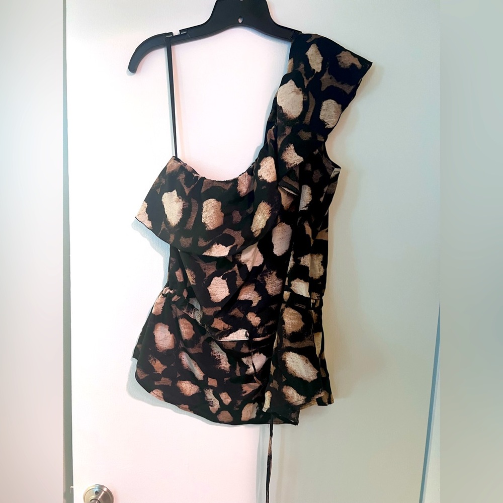 Asymmetrical blouse